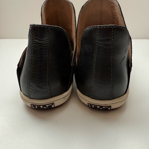 Taos Women's Unity Casual Mid Top booties - Picture 7 of 11